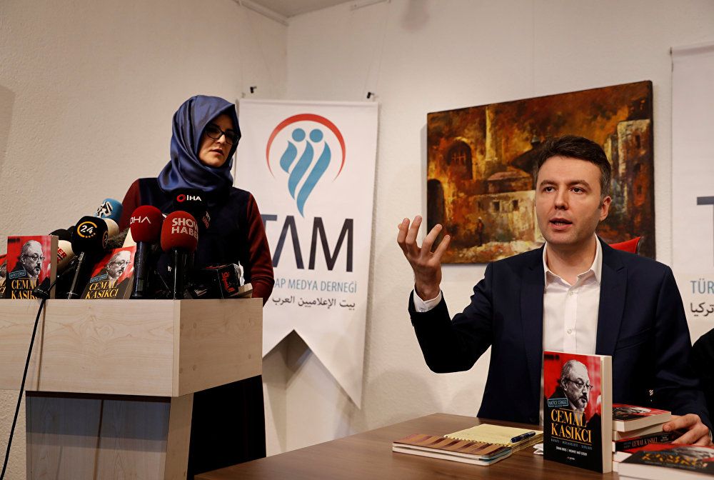 خديجة جنكيز في مؤتمر صحفي أقيم في اسطنبول بتركيا عن كتابها الجديد، 8 فبراير/شباط 2019