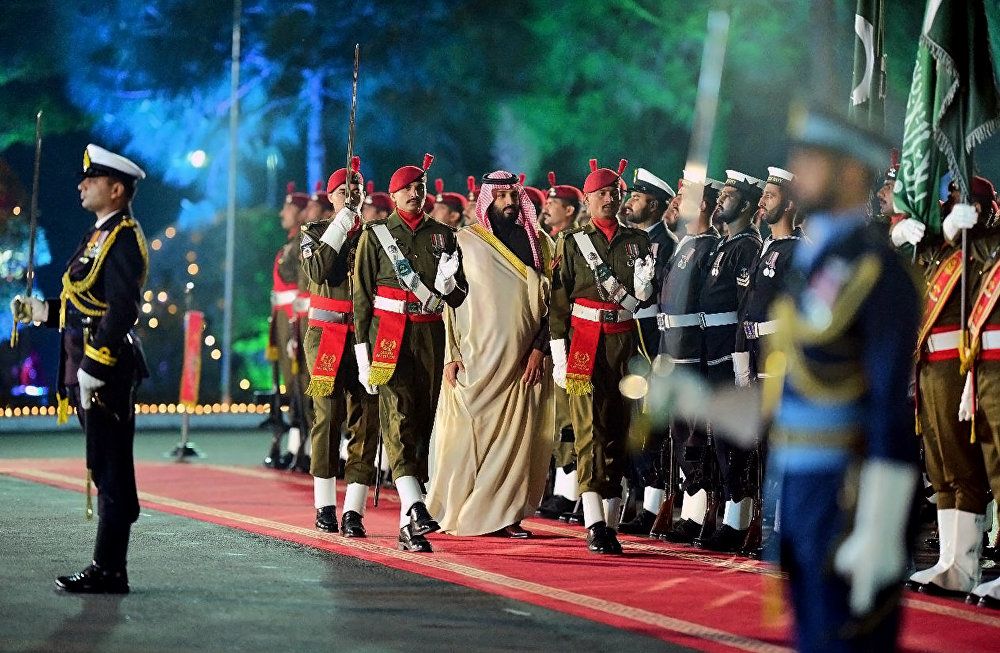 ولي العهد السعودي الأمير محمد بن سلمان أثناء زيارته إلى باكستان