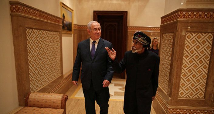 سلطان عمان قابوس بن سعيد ورئيس وزراء إسرائيل بنيامين نتنياهو