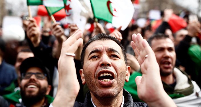 احتجاجات ضد ترشح عبد العزيز بوتفليقة في الجزائر