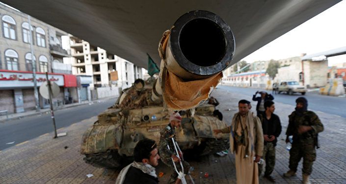 انتشار دبابات تابعة لقوات أنصار الله الحوثية في صنعاء، اليمن 4 ديسمبر/ كانون الأول 2017