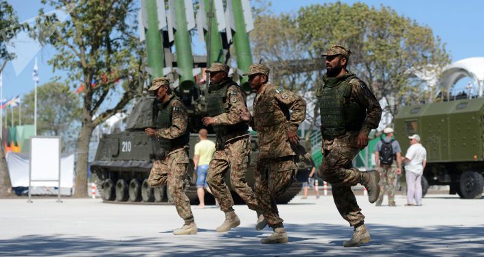 تصاعد التوتر بين الهند و باكستان - جنود الجيش الباكستاني