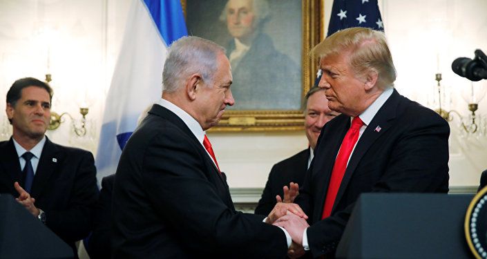 الرئيس الأمريكي دونالد ترامب مع رئيس الوزراء الإسرائيلي بنيامين نتنياهو في البيت الأبيض
