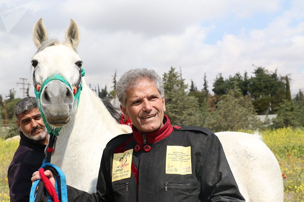 دمشق- موسكو على حصان...مغامرة جديدة للرحالة السوري الذي رمى لفرنسا وسامها