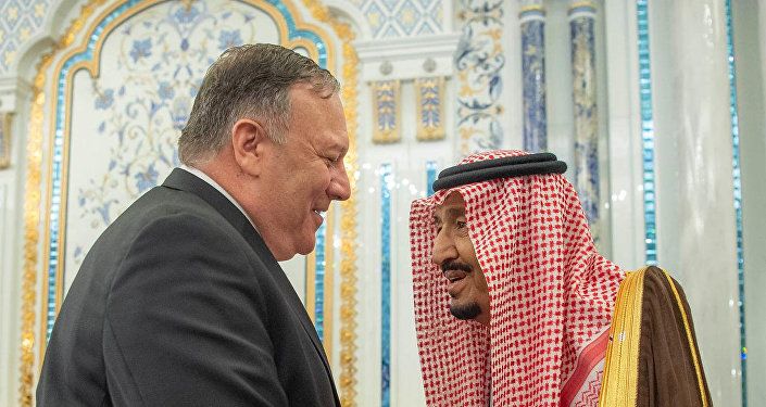العاهل السعودي الملك سلمان بن عبد العزيز يستقبل وزير الخارجية الأمريكي مايك بومبيو في الرياض