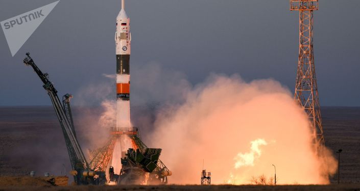 مركبة فضائية سويوز - ف غ تابعة لـ روس كوسموس الروسية من محطة بايكونور