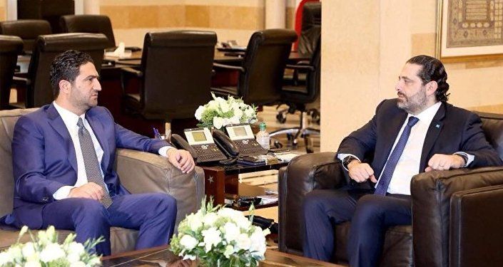 وزير الدولة اللبناني لشؤون اللاجئين صالح الغريب مع رئيس الحكومة اللبنانية سعد الحريري