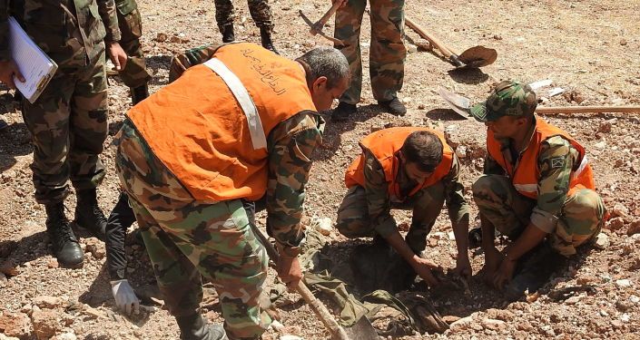 الجيش السوري يستعيد جثامين 17 جنديا قضوا دفاعا عن خان شيخون منذ سنوات
