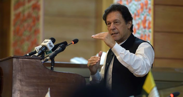 رئيس الوزراء الباكستاني عمران خان في كشمير