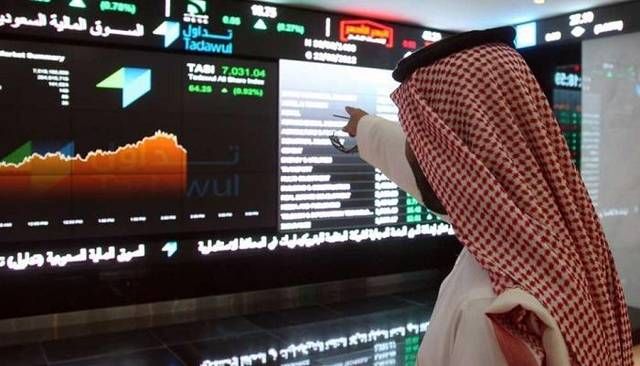 متعاملون بسوق الأسهم السعودية