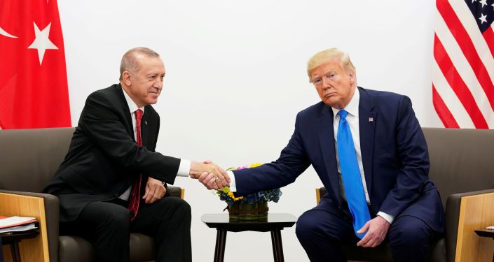 الرئيس الأمريكي دونالد ترامب مع نظيره التركي رجب طيب أردوغان