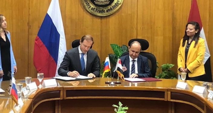 وزيرا التجارة المصري والروسي يوقعان اتفاقيات تعاون