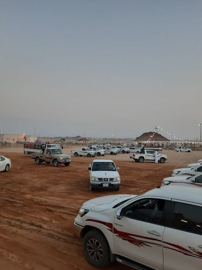 بلدية النقيع تُتابع تنفيذ الإجراءات الاحترازية بسوق الأنعام