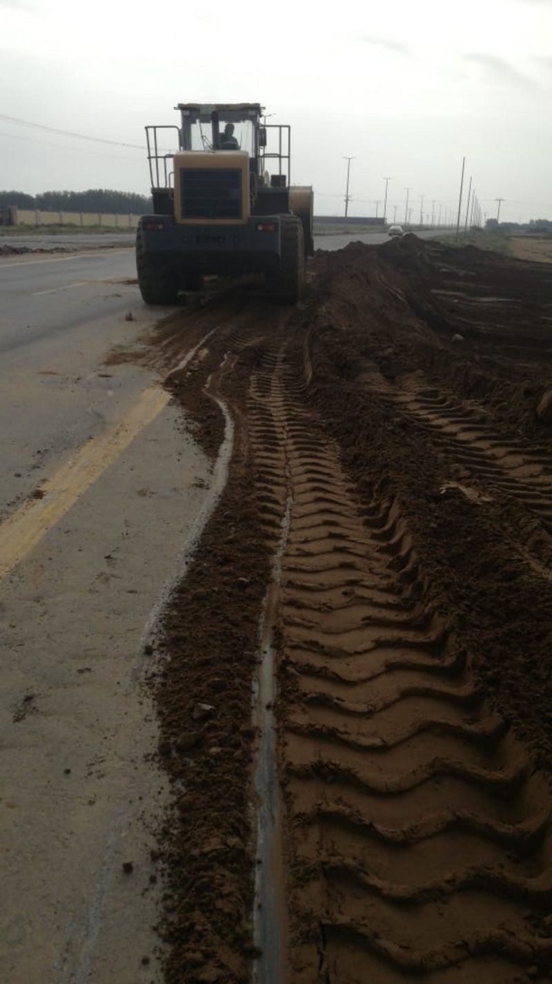بلدية صامطة تكثف أعمالها لنزح مياه الأمطار في جازان