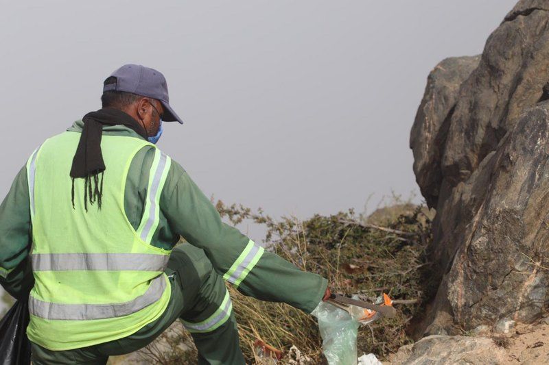 إزالة 2000 طن من النفايات في 10 مواقع سياحية بالطائف