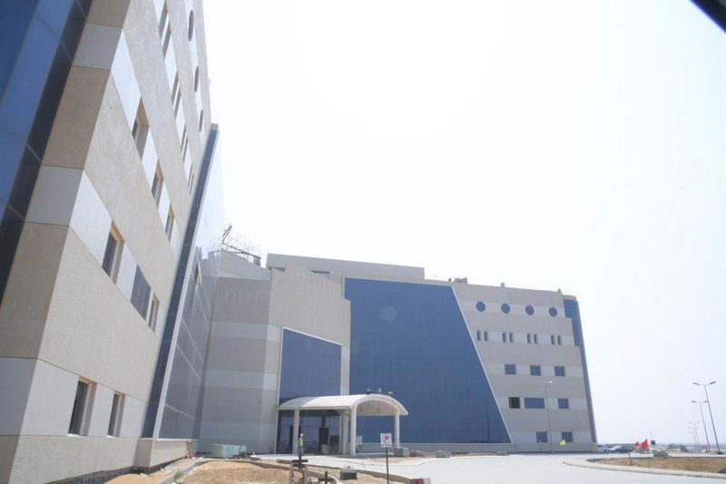 نائب أمير جازان: المستشفى الجامعي والتخصصي سيسهمان في تنمية المنطقة صحياً