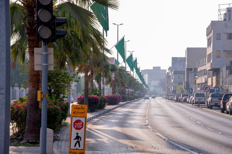 شاهد.. 5 آلاف علم سعودي تزيّن مدن الشرقية في اليوم الوطني