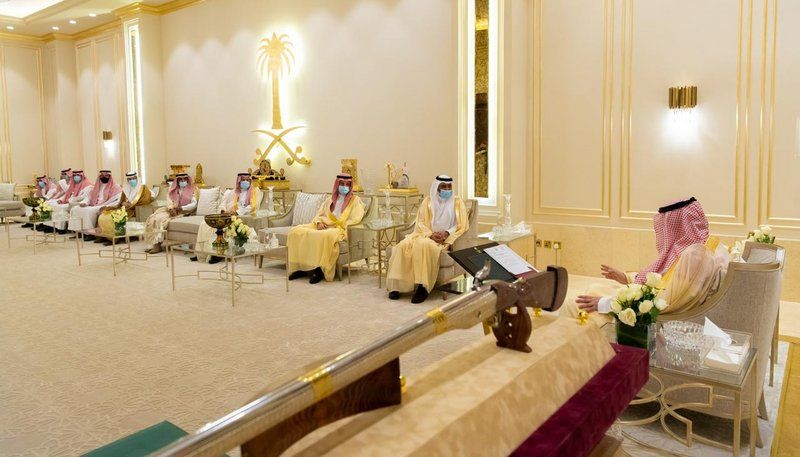 أمير الباحة يستقبل وزير الموارد البشرية ويستعرض الموضوعات التي تهم أهالي المنطقة