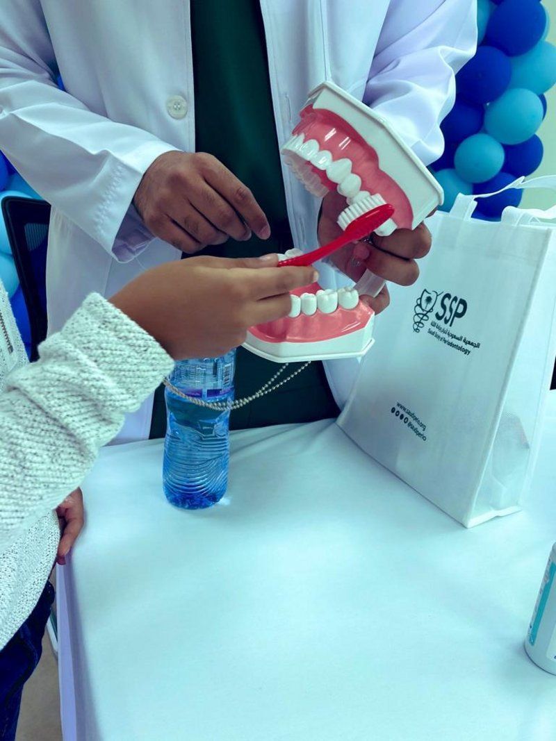 جمعية أمراض وجراحة اللثة تُسهم بحملة توعوية عن صحة الفم والأسنان بحائل