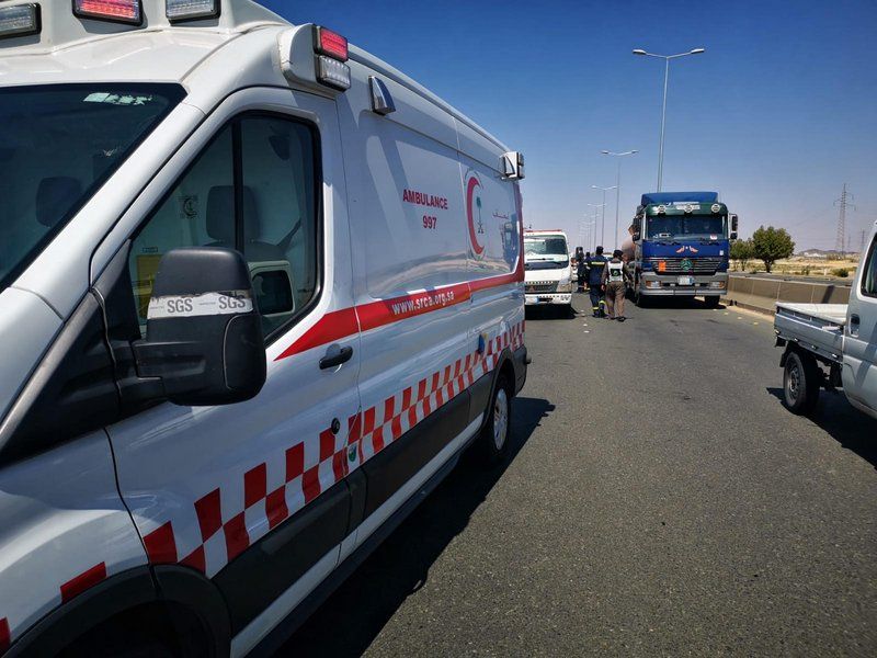 وفاة وأربع إصابات في حادث تصادم بين مركبتين شمال الطائف