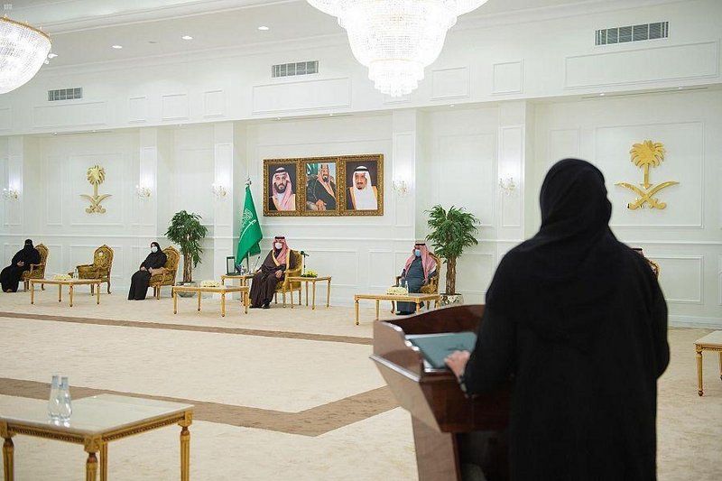 أمير الشمالية يجدد التأكيد على تمكين المرأة السعودية في شتى المجالات
