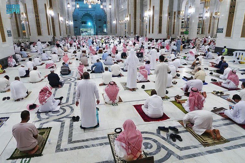 في أجواء إيمانية واحترازية.. أداء صلاة التراويح بالمسجد الحرام في أولى ليالي رمضان