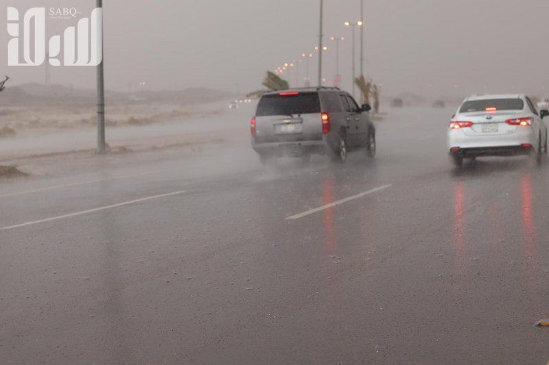 بالصور.. هطول أمطار على شمال الطائف