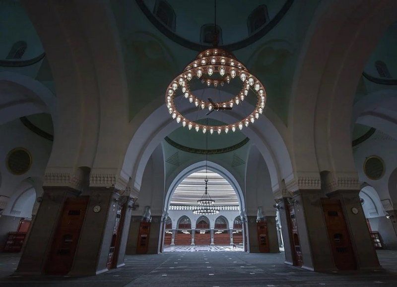 شاهد.. مصوّر سعودي يبرز عمارة أول مسجد بُني في الإسلام
