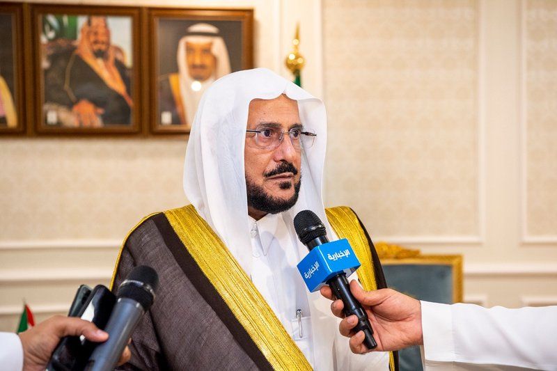 وزير الإسلامية يستعرض مع نظيره السوداني خطر الإخوان المسلمين