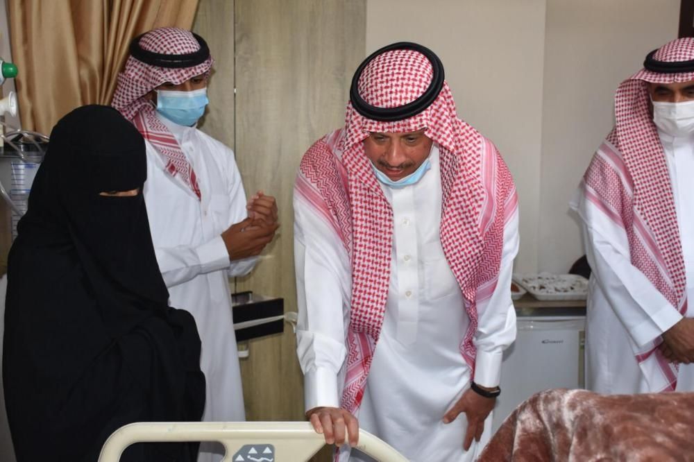 السفير السعودي يطمئن على صحة المصاب في المستشفى