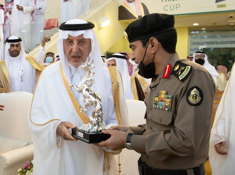 أمير مكة يشهد الحفل الـ23 لسباقات الخيل بأشواطه الثمانية