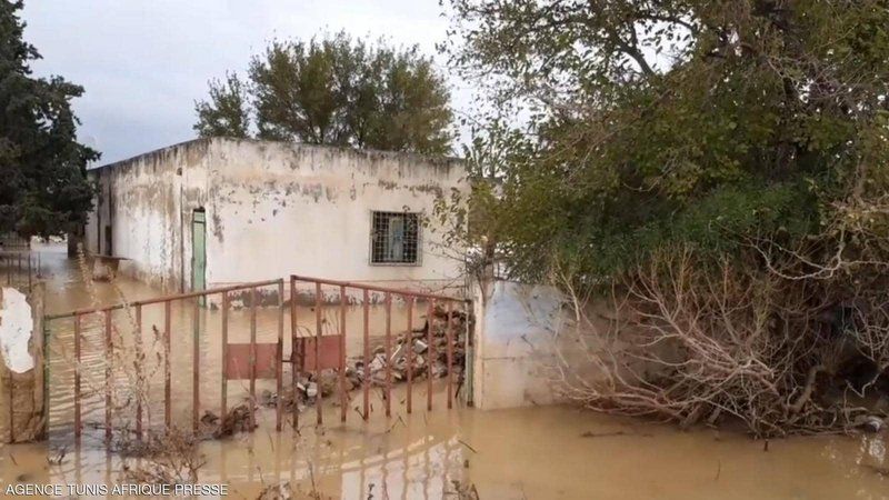 بالصور .. تونس تشهد فيضانات تتسبب في مصرع عددٍ من الأشخاص