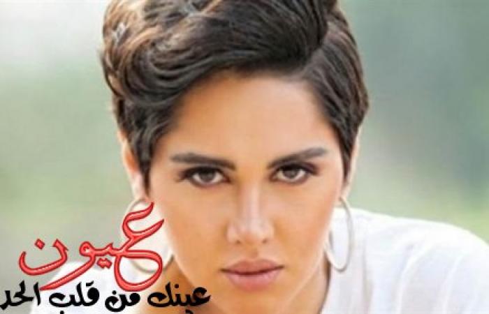 ياسمين رئيس تستفز جمهورها بحلق في "بطنها".. صورة
