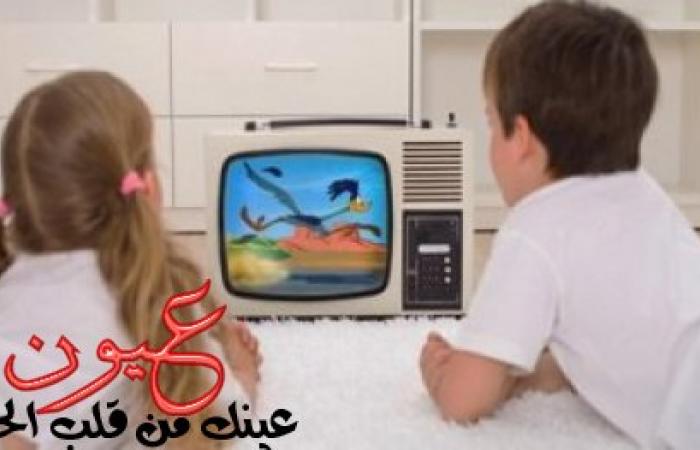 متستهونش.. ترك الأطفال أمام التلفزيون يعرضهم للانطوائية ومشاكل فى الكلام