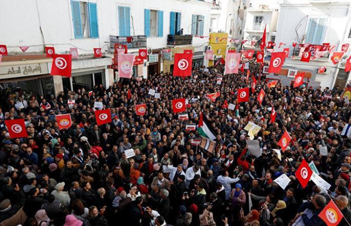 إضراب تونس يشل المرافق العامة