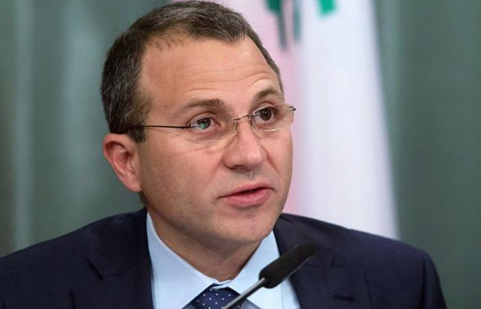 وزير خارجية لبنان يكشف سبب بقائه مستيقظا بالليل