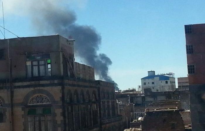 طيران التحالف العربي يقصف مواقع بالعاصمة اليمنية