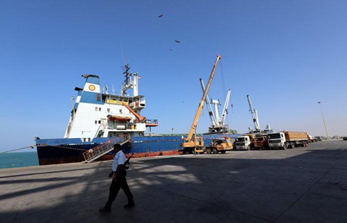 "أنصار الله" تتهم التحالف باحتجاز 4 سفن نفطية