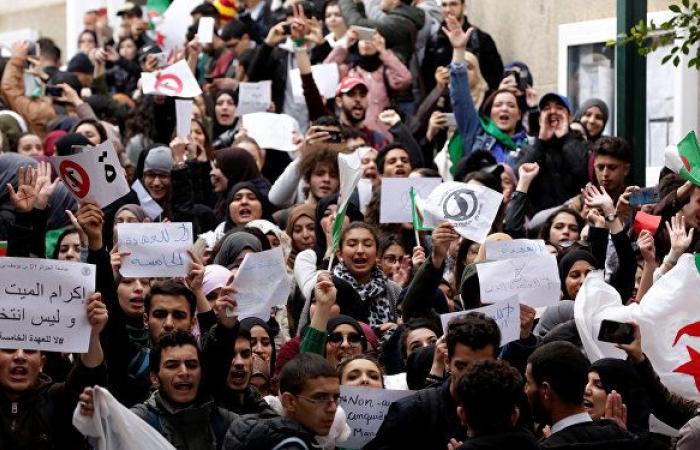 بعد لقاء بوتفليقة... الأخضر الإبراهيمي يبشر الجزائريين بـ"مرحلة جديدة"