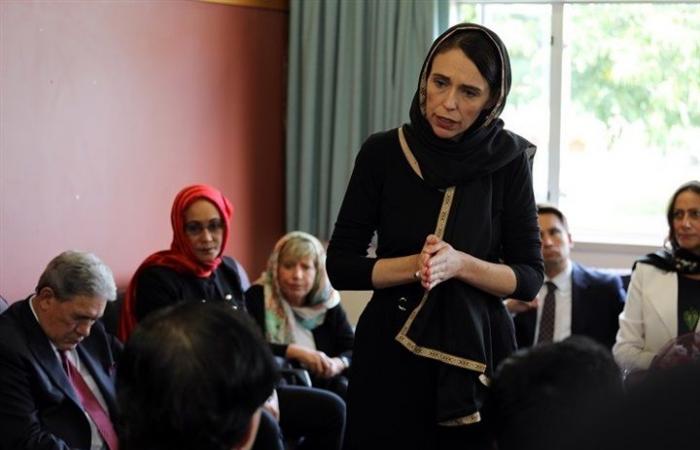 رئيسة وزراء نيوزيلندا توجه رسالة للمسلمين بالحجاب (صور)