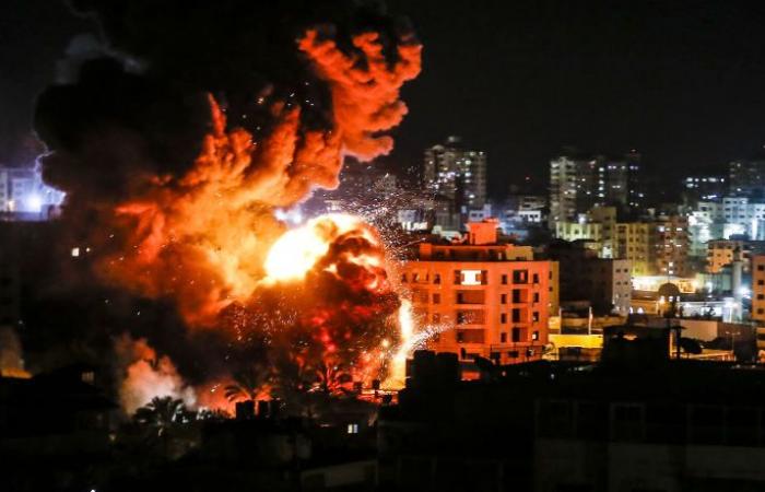 غارات إسرائيلية على قطاع غزة وسقوط صاروخ أطلق من القطاع داخل الأراضي الإسرائيلية