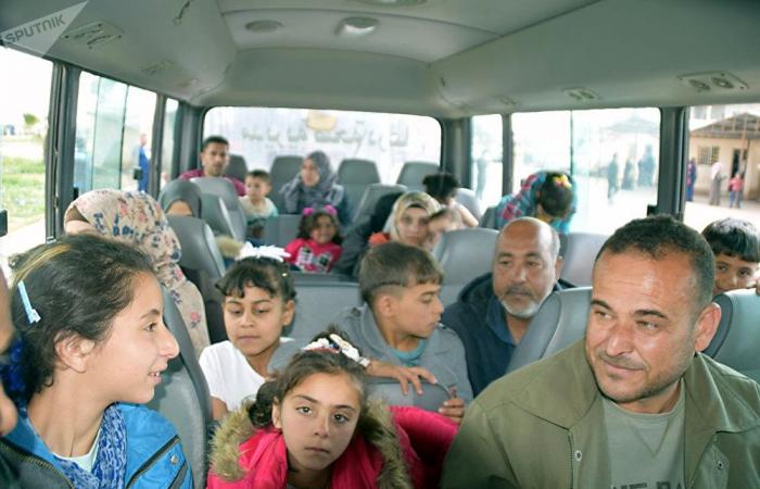 وصفوا مخيم "الأزرق" بـ "المعتقل"... لاجئون سوريون في الأردن يطالبون بتسهيل العودة
