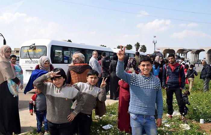 وصفوا مخيم "الأزرق" بـ "المعتقل"... لاجئون سوريون في الأردن يطالبون بتسهيل العودة