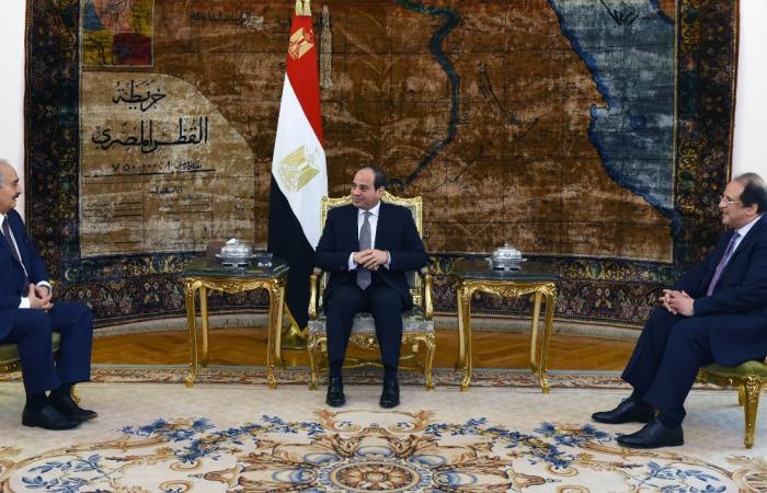 السيسى يؤكد لـ"حفتر" دعم مصر لجهود مكافحة الإرهاب لتحقيق أمن واستقرار ليبيا