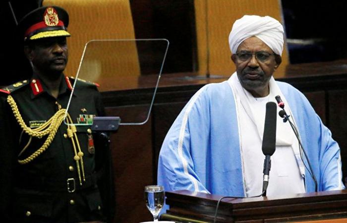المتحدث باسم الرئاسة السودانية يروي لـ"سبوتنيك" تفاصيل الساعات الأخيرة في حكم البشير