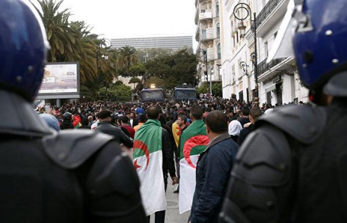 وفاة شاب جزائري متأثرا بإصابته في الاحتجاجات