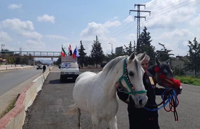 الرحالة السوري عدنان عزام يبدأ رحلته من دمشق إلى موسكو على ظهر حصان (صور)