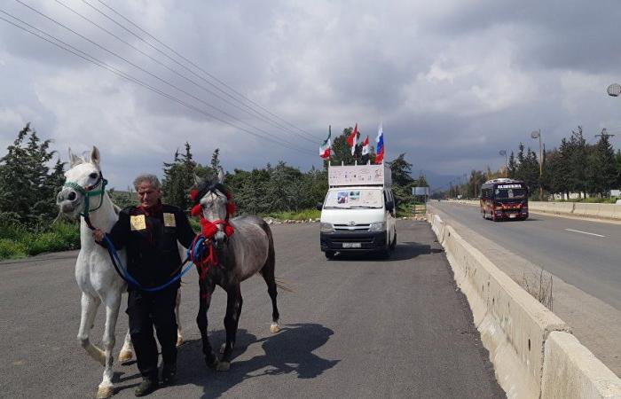 الرحالة السوري عدنان عزام يبدأ رحلته من دمشق إلى موسكو على ظهر حصان (صور)