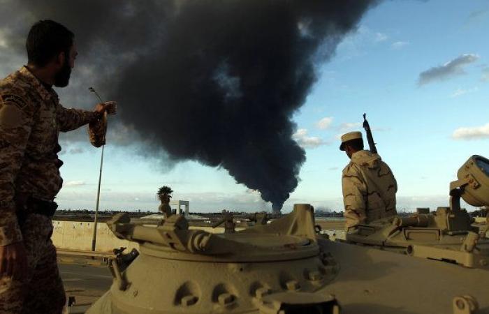 شهود: قوات طرابلس تدفع خصومها للخلف قليلا جنوبي
