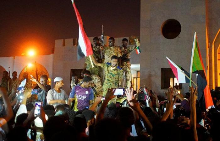 المجلس العسكري السوداني: الفترة الانتقالية عامان وقد تقل